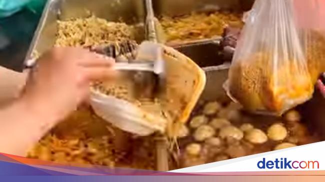 Sajikan Mie Pakai Kantong Kayak Makanan Sisa, Netizen: Tidak Nafsu!