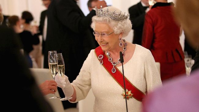 Mitos Mahkota Kerajaan Inggris, Malapetaka Datang Jika Berlian Copot
