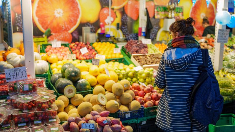 UK inflation back at 40-year high as food prices soar