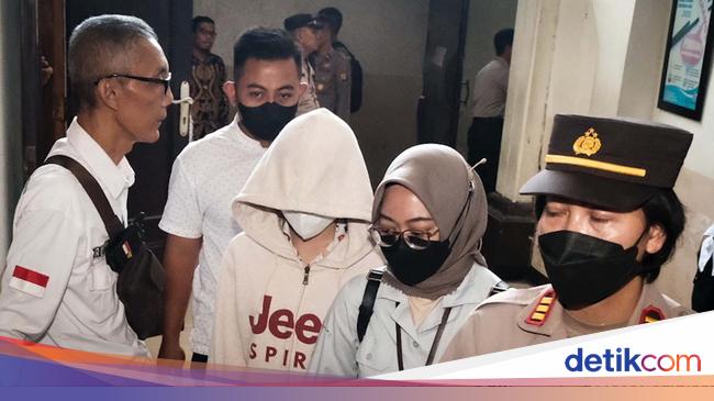 Jaksa Tetap Tuntut 4 Tahun Bui Meski AG Menangis Bela Diri